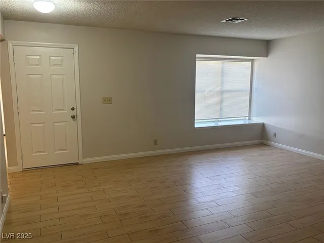 $1,795 | 531 Grimsby Avenue, Henderson, NV 89014