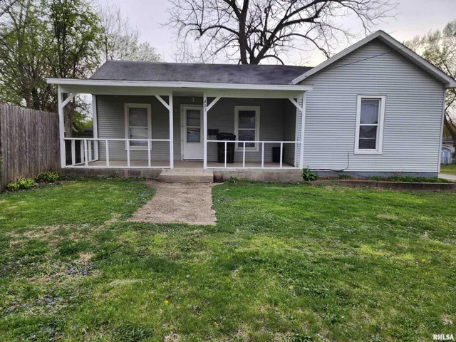 $73,900 | 403 South Elm Street, Lincoln, IL 62656