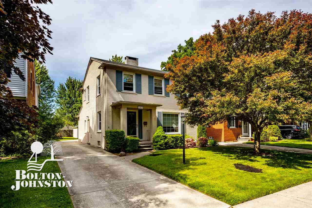 1977 Broadstone Road Grosse Pointe, MI 48236 - Photo 32 of 41 50013997-31.JPG