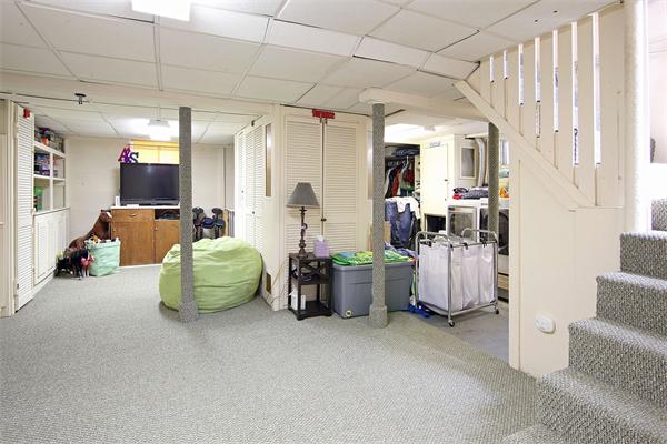 65 Harding Street Newton, MA 02465 - Photo 13 of 18