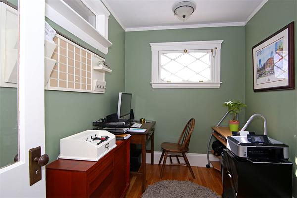 65 Harding Street Newton, MA 02465 - Photo 5 of 18