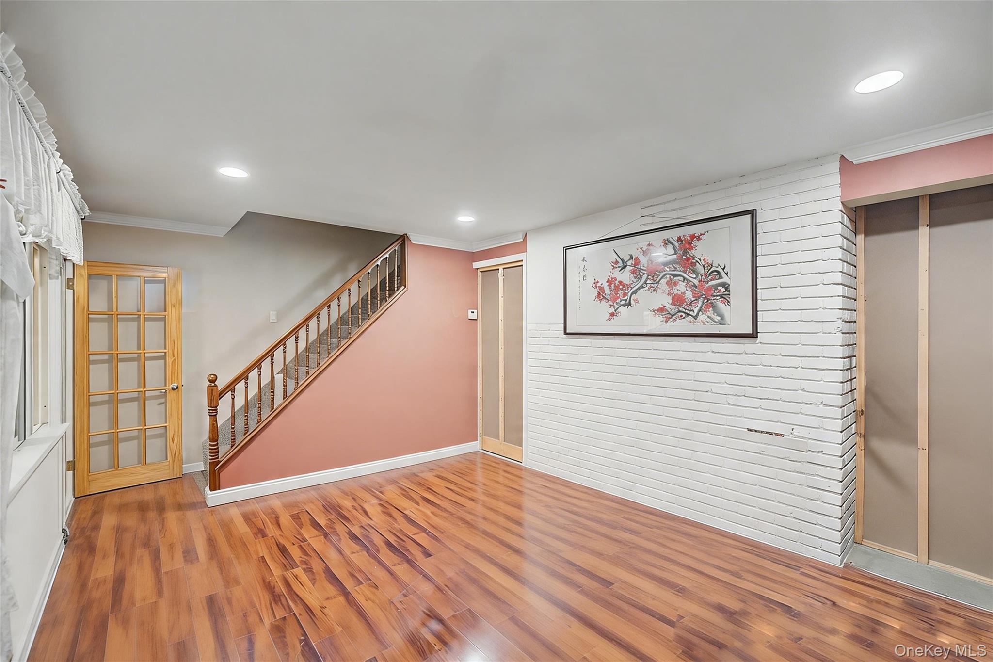 210 Spindle Road Hicksville, NY 11801 - Photo 12 of 27 Gallery Image 12