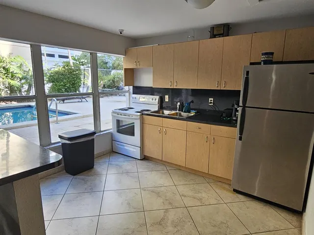 $2,500 | 677 Northeast 24th Street, Unit 601, Miami, FL 33137