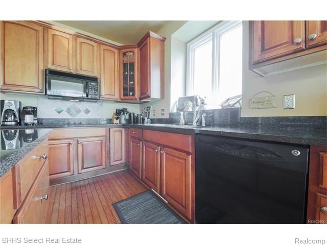 48391 Inveraray Road Canton, MI 48188 - Photo 18 of 41 GetMedia (16).jpg