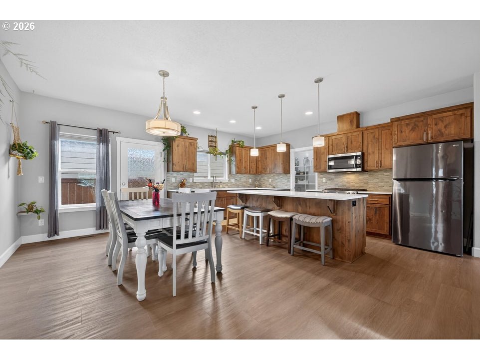 559 Northwest Rimrock Drive Redmond, OR 97756 - Photo 11 of 41 Gallery Image 11