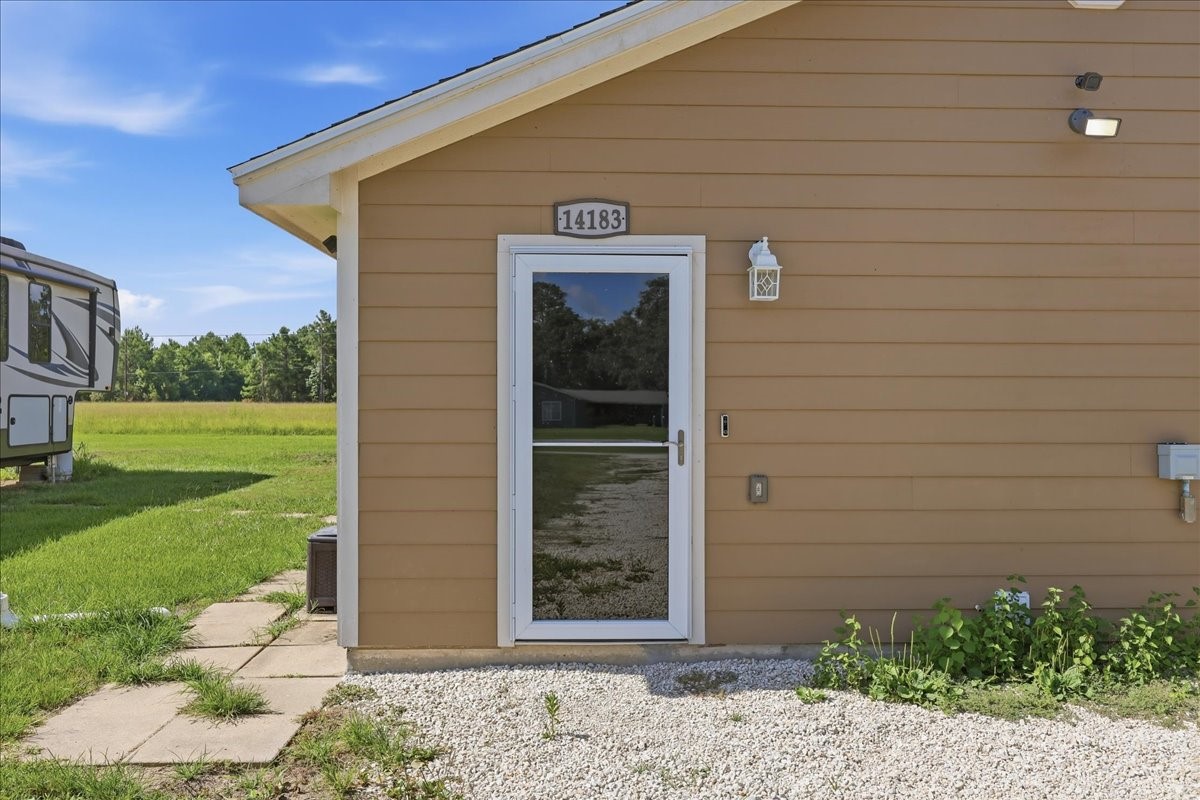 14183 Craigen Road Beaumont, TX 77705 - Photo 5 of 28