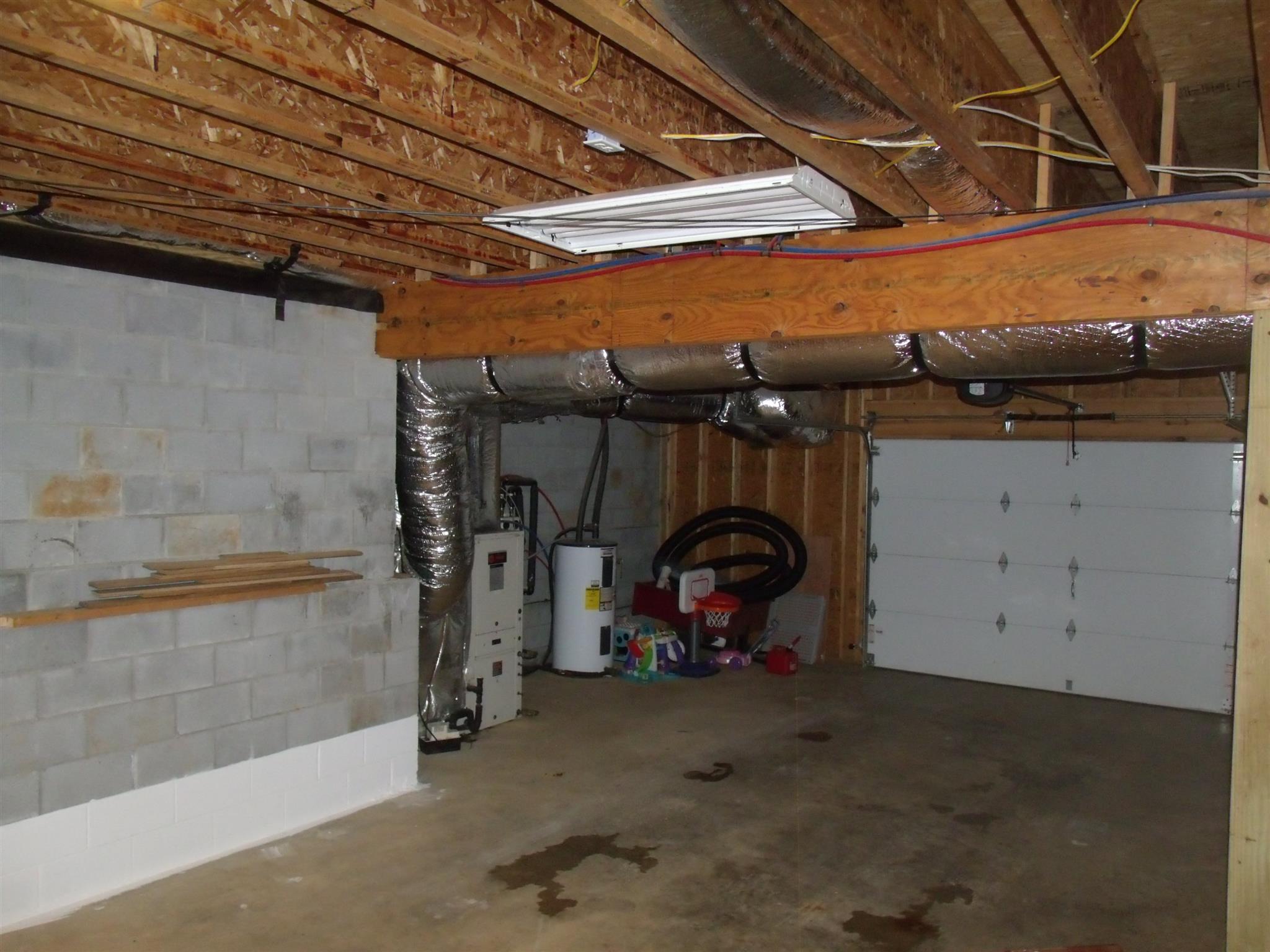 3550 Williams Cove Road Winchester, TN 37398 - Photo 22 of 26 a view of garage