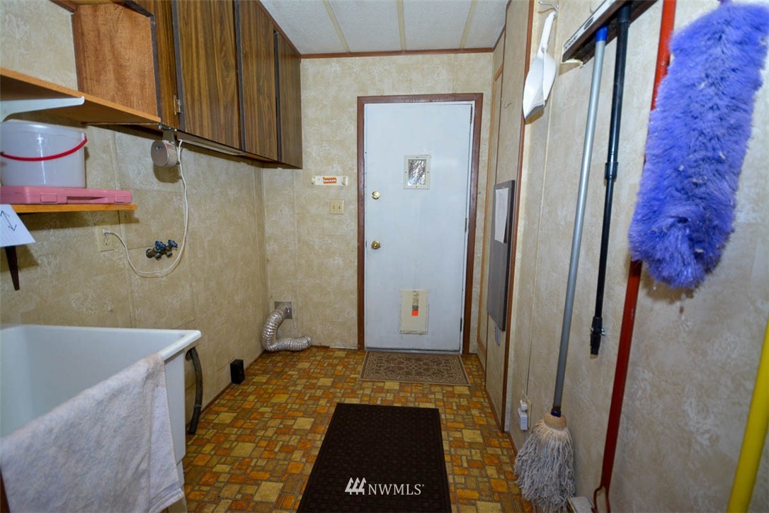 6884 Ferguson Road Northeast Moses Lake, WA 98837 - Photo 16 of 23