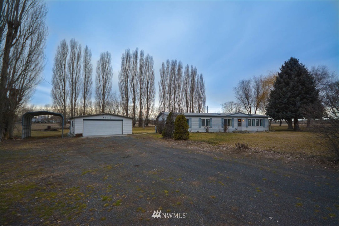 6884 Ferguson Road Northeast Moses Lake, WA 98837 - Photo 3 of 23