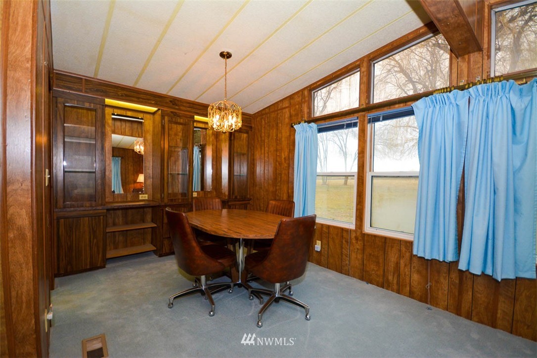 6884 Ferguson Road Northeast Moses Lake, WA 98837 - Photo 8 of 23