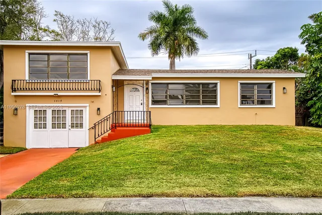$518,000 | 1419 Crest Drive, Lake Worth, FL 33461