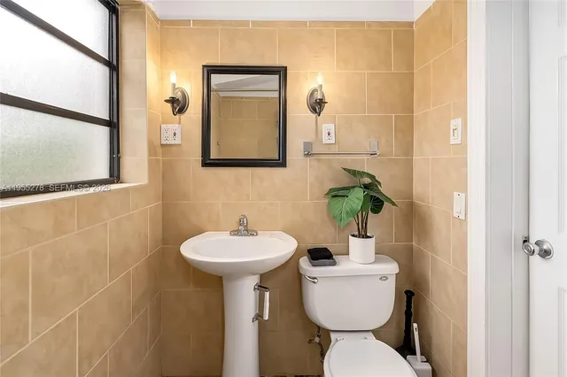 $518,000 | 1419 Crest Drive, Lake Worth, FL 33461