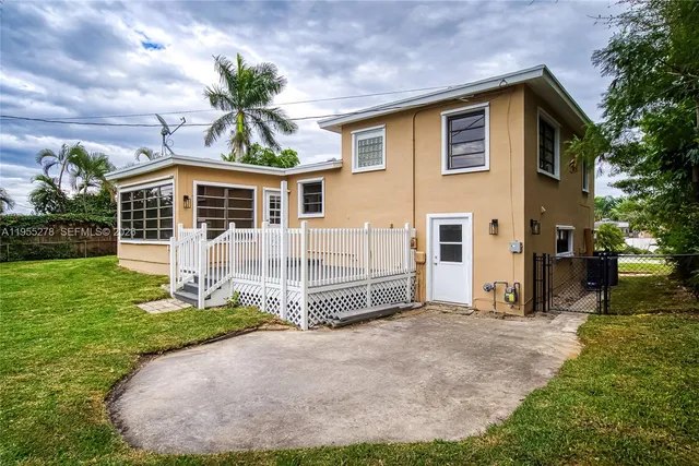 $518,000 | 1419 Crest Drive, Lake Worth, FL 33461