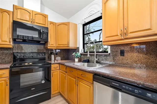 $518,000 | 1419 Crest Drive, Lake Worth, FL 33461