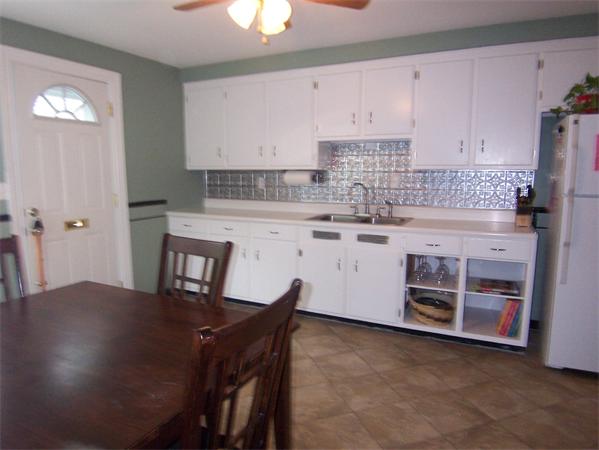 54 Kinnicutt Road Worcester, MA 01602 - Photo 8 of 13 Gallery Image 8