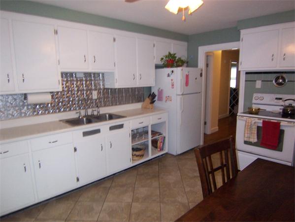 54 Kinnicutt Road Worcester, MA 01602 - Photo 9 of 13 Gallery Image 9