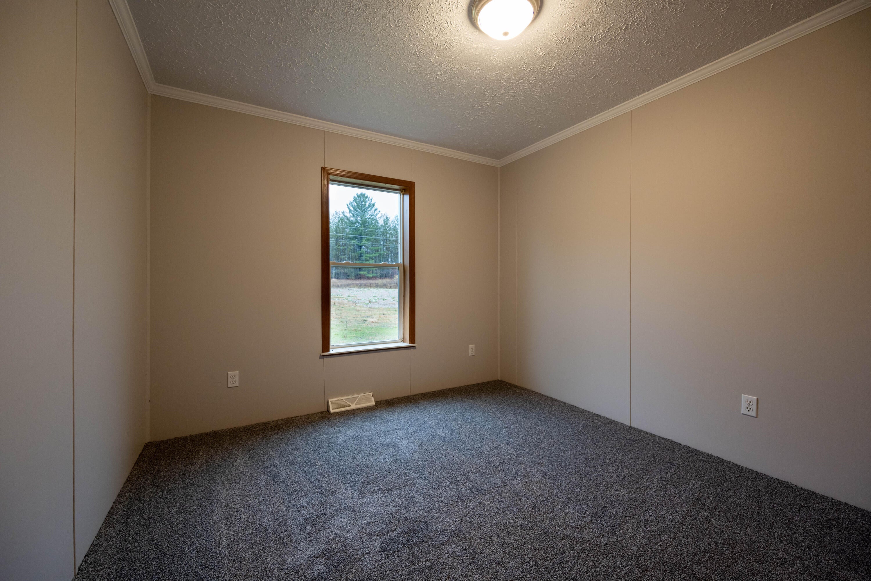 2921 South Extension Road Cheboygan, MI 49721 - Photo 12 of 17 Gallery Image 12