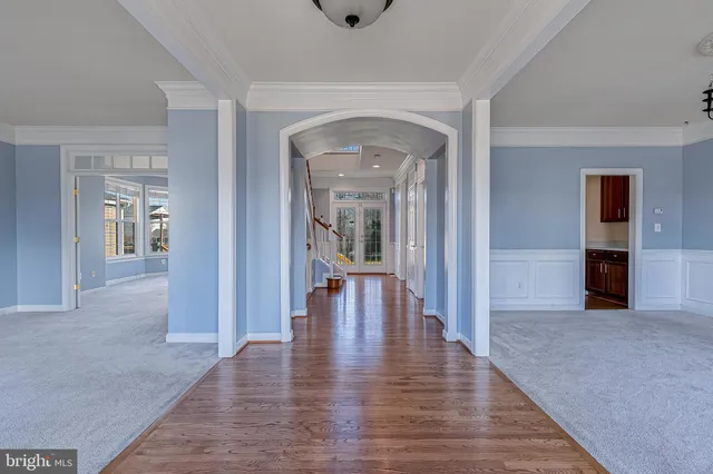 wooden floor view of an empty room with wooden floor