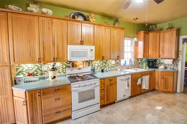 $195,000 | 202 Fourth Street, Carrollton, IL 62016