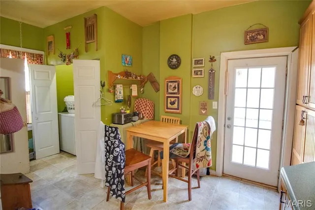 $195,000 | 202 Fourth Street, Carrollton, IL 62016