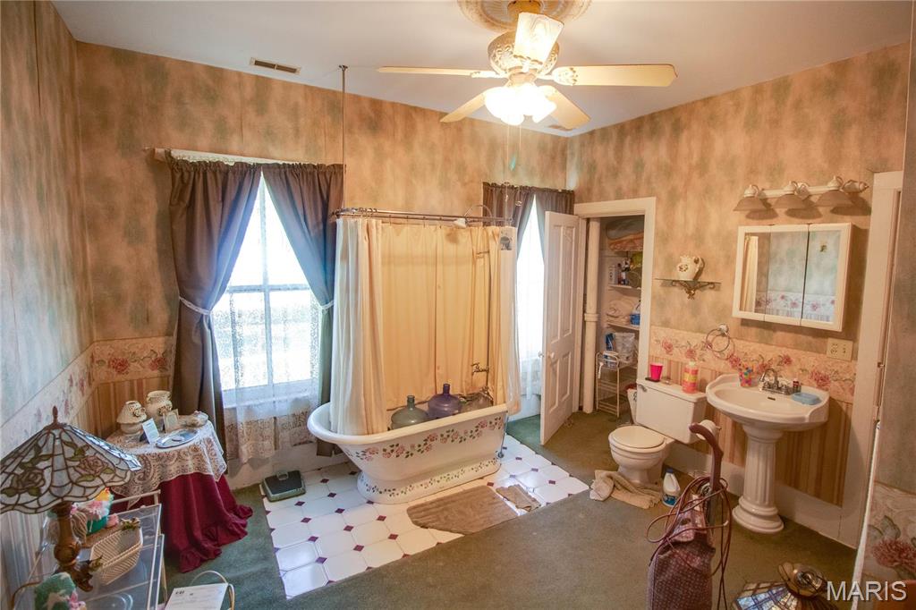 202 Fourth Street Carrollton, IL 62016 - Photo 23 of 34