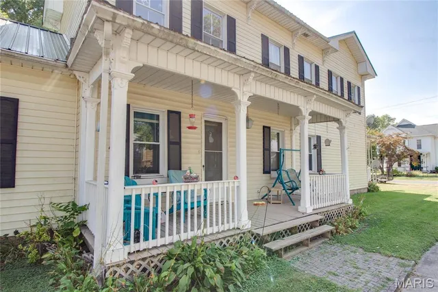 $195,000 | 202 Fourth Street, Carrollton, IL 62016