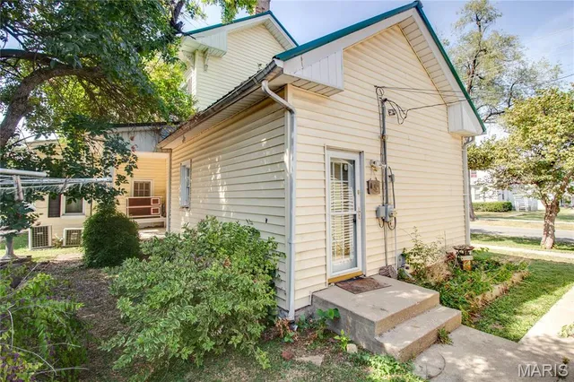 $195,000 | 202 Fourth Street, Carrollton, IL 62016