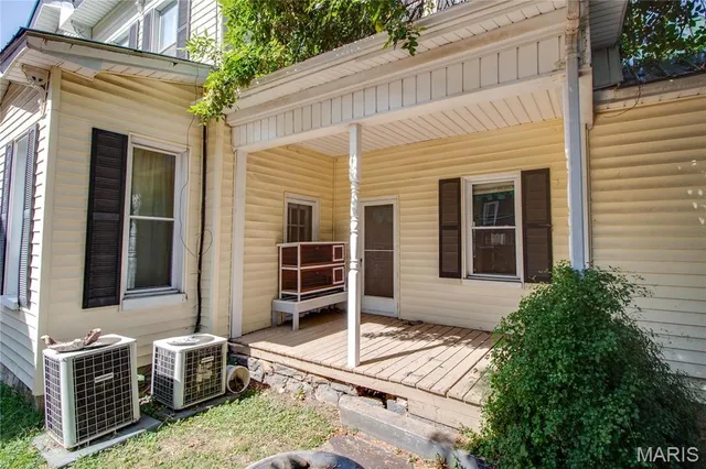 $195,000 | 202 Fourth Street, Carrollton, IL 62016