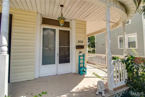 $195,000 | 202 Fourth Street, Carrollton, IL 62016