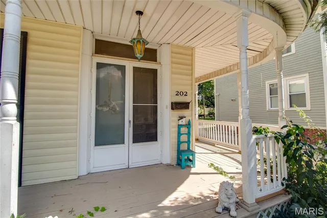 $195,000 | 202 Fourth Street, Carrollton, IL 62016