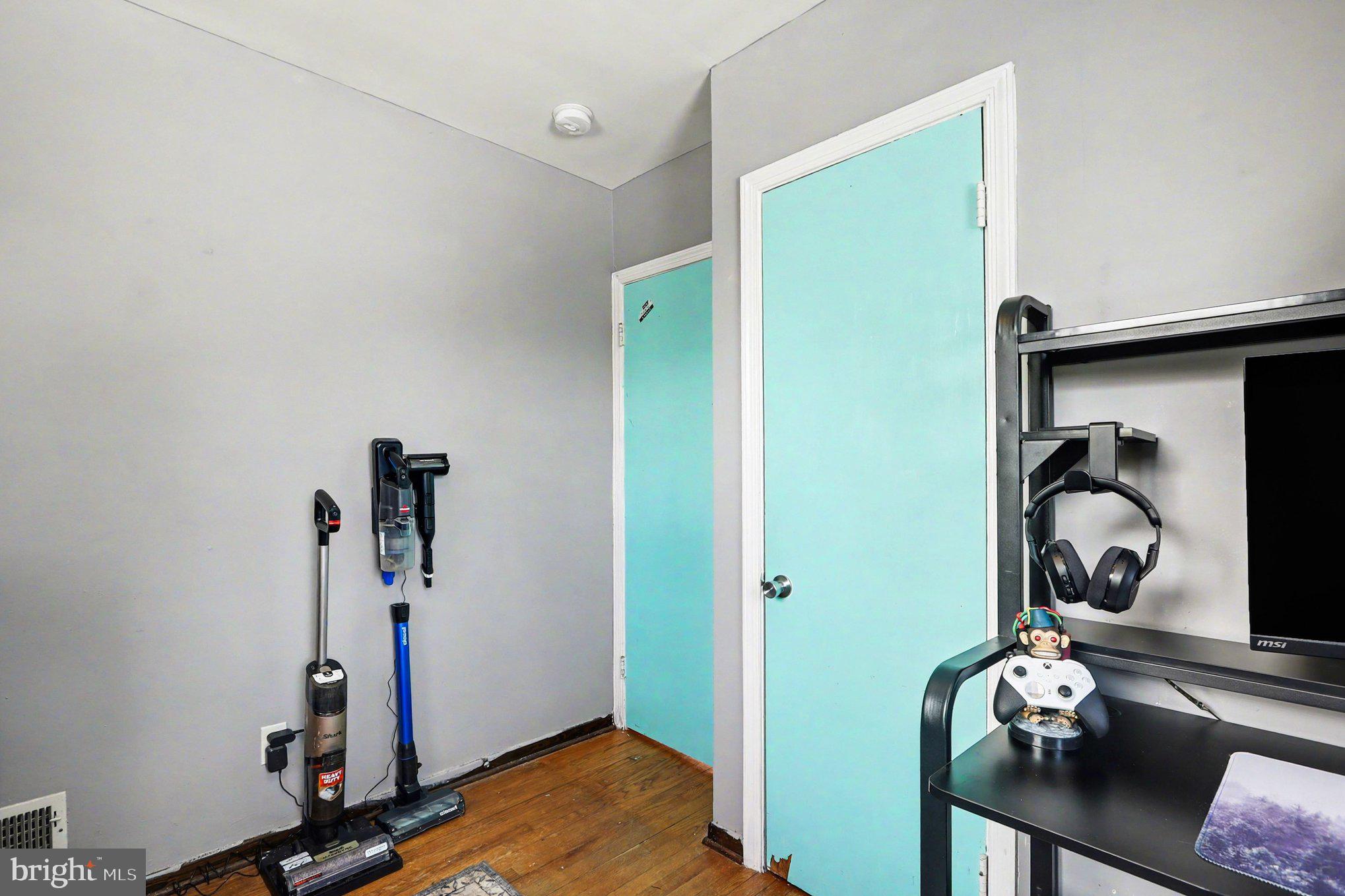 10414 Greentop Road Cockeysville, MD 21030 - Photo 22 of 39 3rd Bedroom with Hardwood Flooring