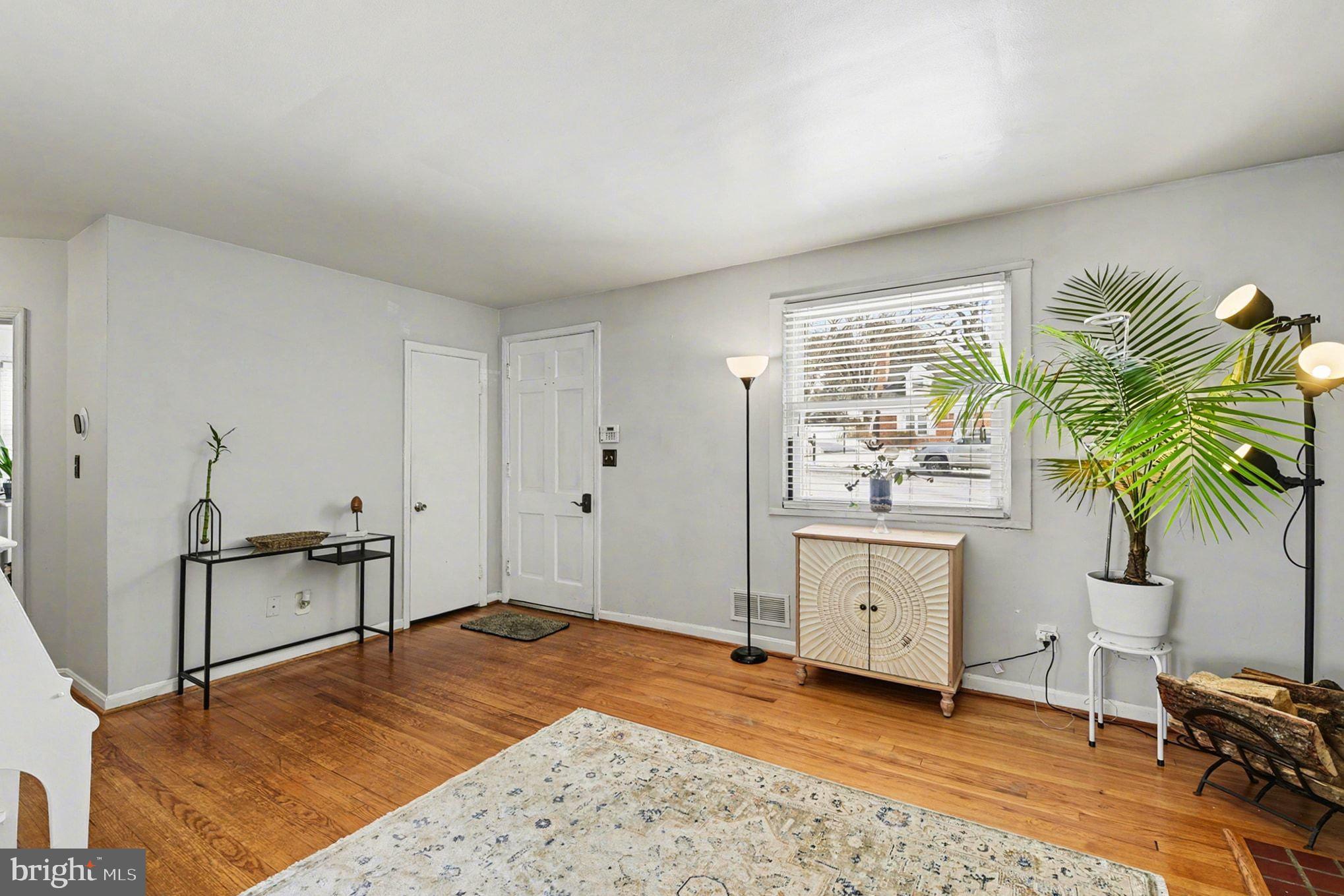 10414 Greentop Road Cockeysville, MD 21030 - Photo 3 of 39