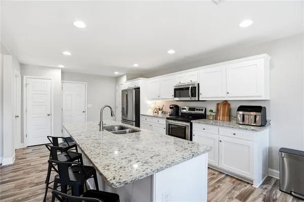 $450,000 | 511 Grand Oaks Avenue, Bethlehem, GA 30620
