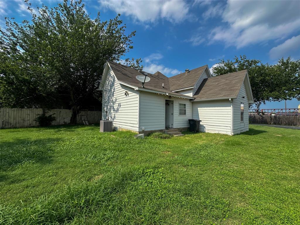 943 North Border Street Cleburne, TX 76031 - Photo 14 of 14