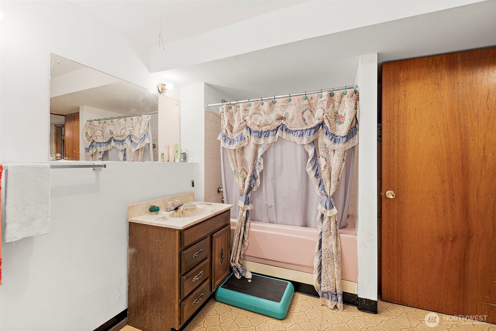 8829 20th Avenue Southwest Seattle, WA 98106 - Photo 29 of 40 a view of a utility room with closet and toys
