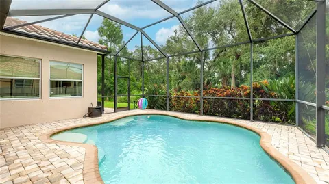 $824,500 | 5621 Rock Dove Drive, Sarasota, FL 34241