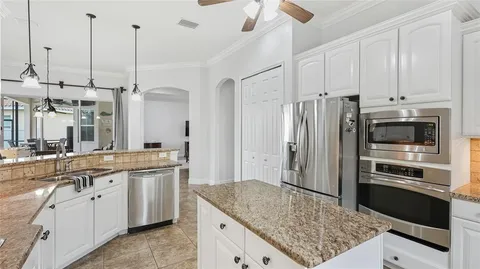 $824,500 | 5621 Rock Dove Drive, Sarasota, FL 34241