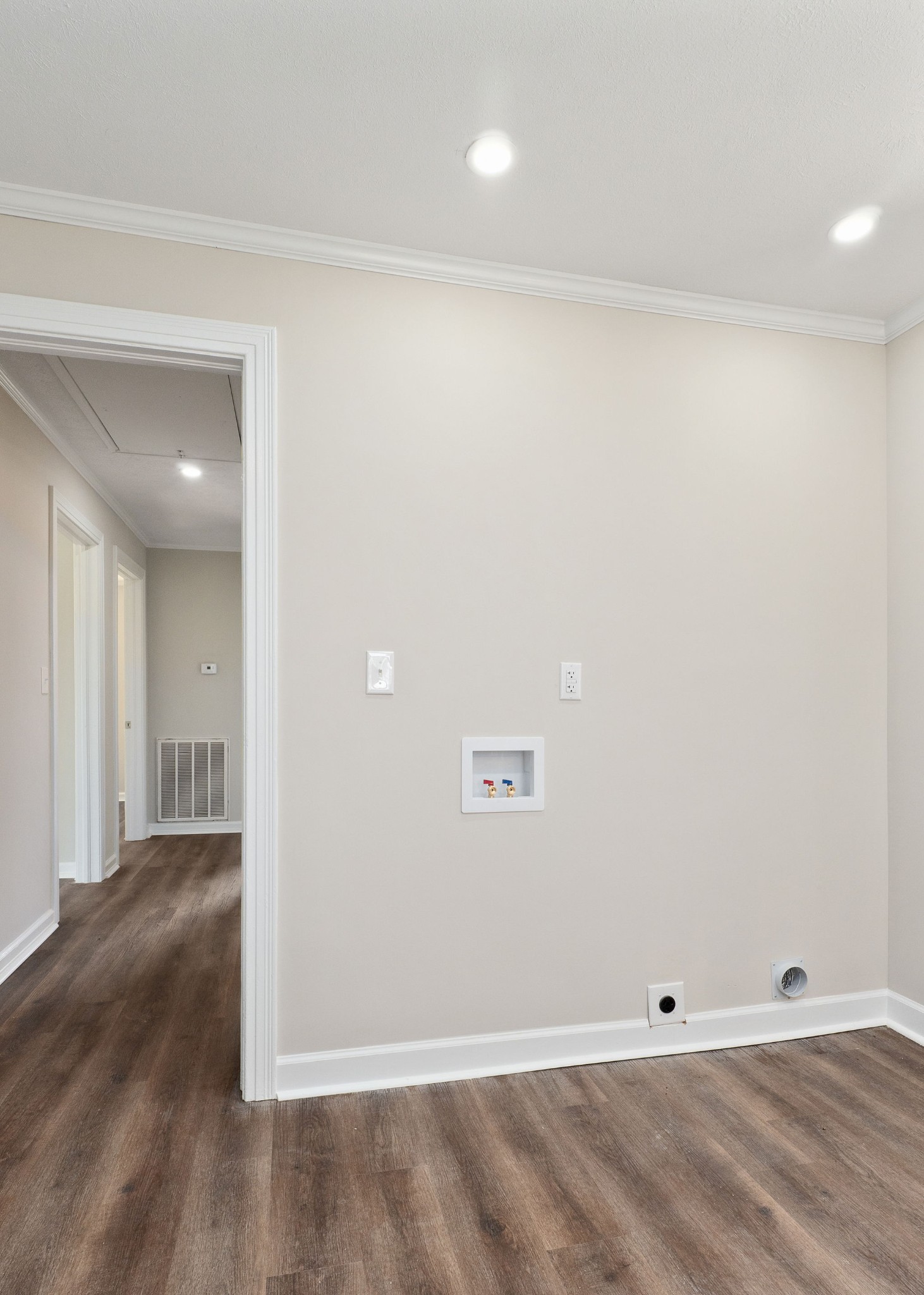 218 Roosevelt Road McMinnville, TN 37110 - Photo 20 of 31 a view of an empty room