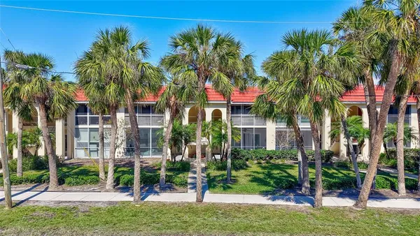 $625,000 | 137 Avenida Messina, Unit 3, Sarasota, FL 34242