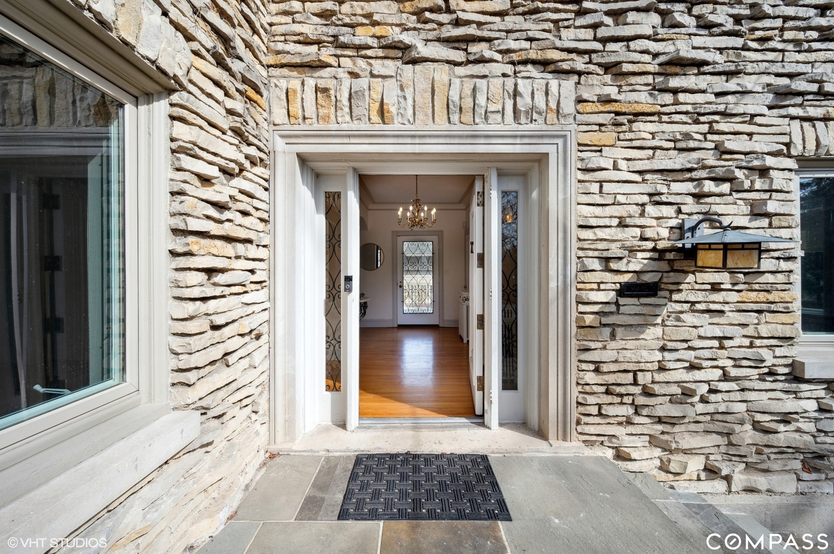 865 Auburn Road Winnetka, IL 60093 - Photo 3 of 47 Gallery Image 3