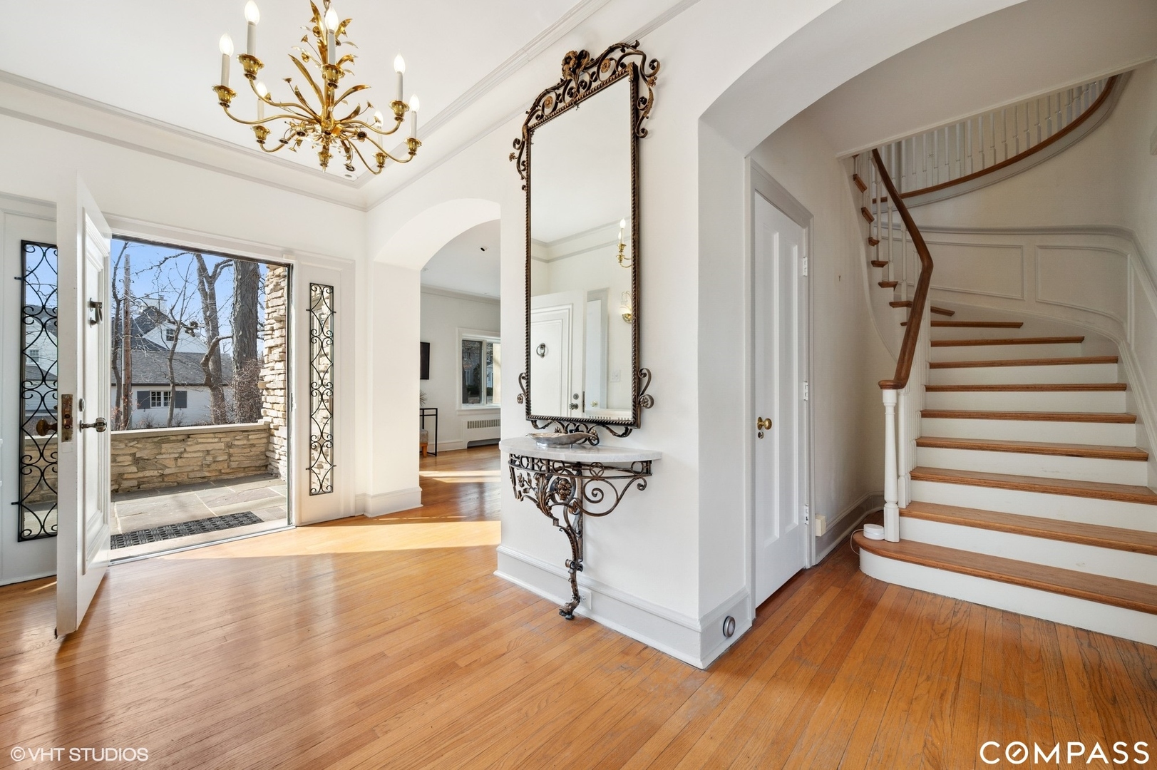 865 Auburn Road Winnetka, IL 60093 - Photo 4 of 47 Gallery Image 4