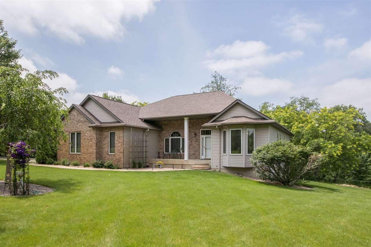 1477 Seneca Road Northwest Swisher, IA 52338 - Photo 5 of 42 Gallery Image 5