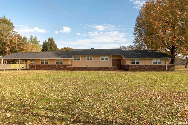 $370,000 | 9784 Highway 127, Murphysboro, IL 62966