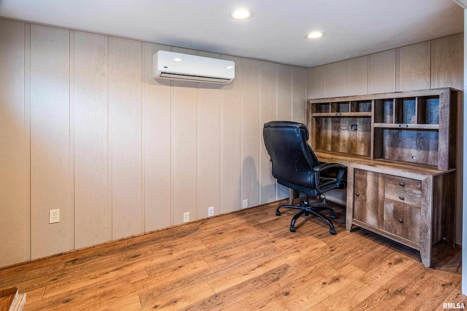 9784 Highway 127 Murphysboro, IL 62966 - Photo 26 of 60 a workspace with furniture hardwood and a window