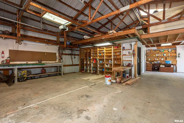 $370,000 | 9784 Highway 127, Murphysboro, IL 62966