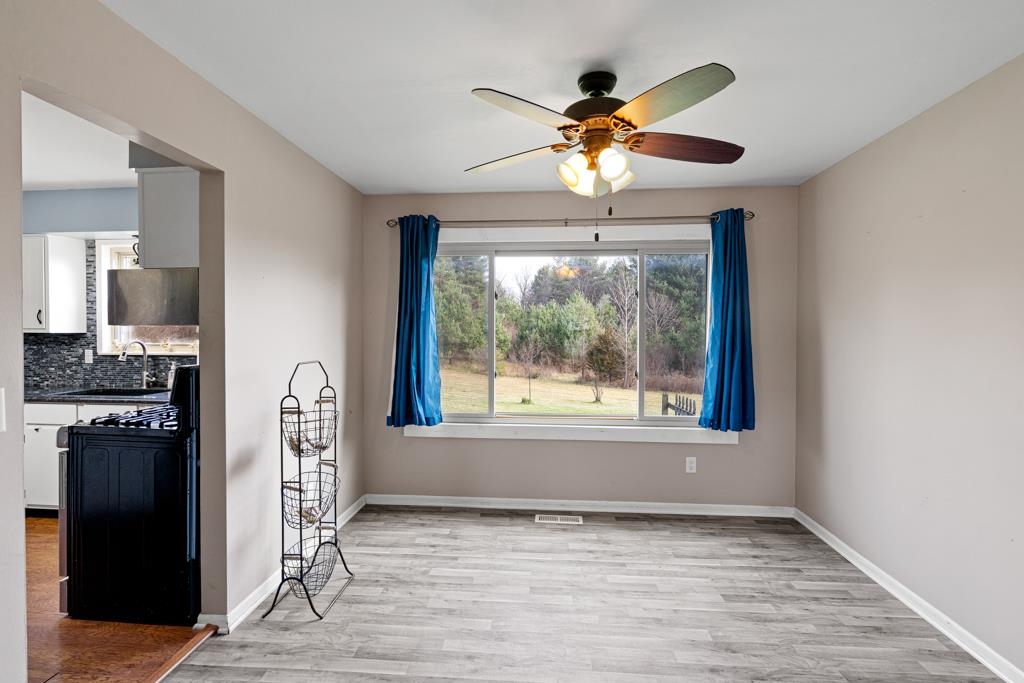 4224 North Henderson Road Davison, MI 48423 - Photo 11 of 42 50129579-5202223b-54c5-4103-bd42-f6e2878ea76a.JPG