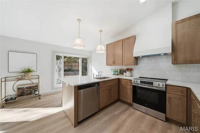 $574,000 | 351 Greenbriar Lane, Ballwin, MO 63011