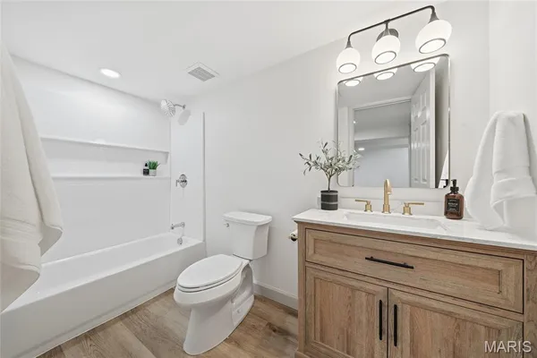 $559,000 | 351 Greenbriar Lane, Ballwin, MO 63011