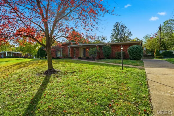 $559,000 | 351 Greenbriar Lane, Ballwin, MO 63011
