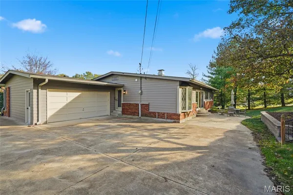 $559,000 | 351 Greenbriar Lane, Ballwin, MO 63011